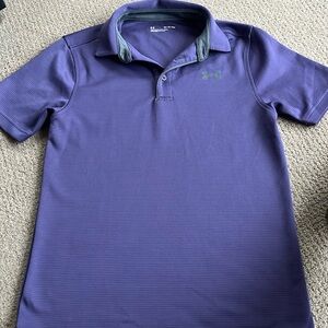 Men’s XS Under Armour golf shirt